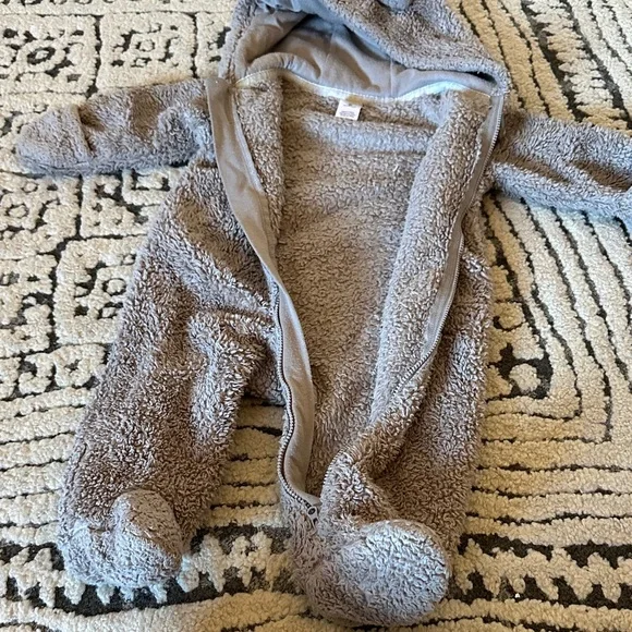 Carter's Fuzzy Gray Hooded Footie - Picture 4 of 7
